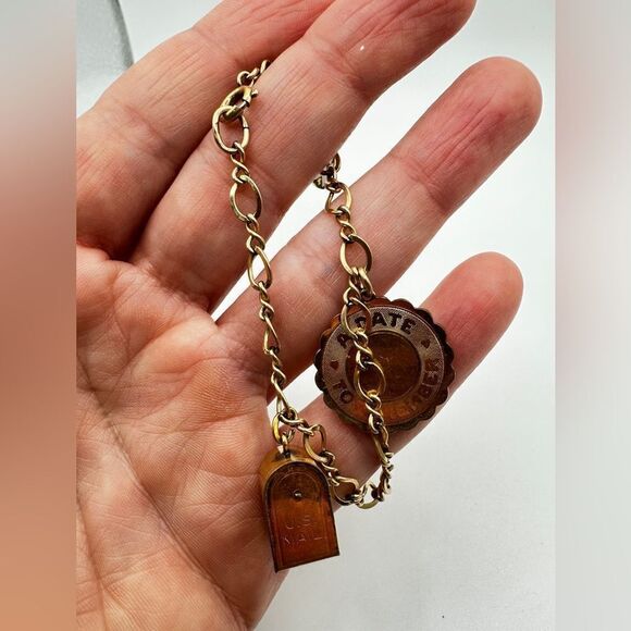 Vintage 1/20 12k GF yellow gold charm bracelet with three charms! - Picture 6 of 14